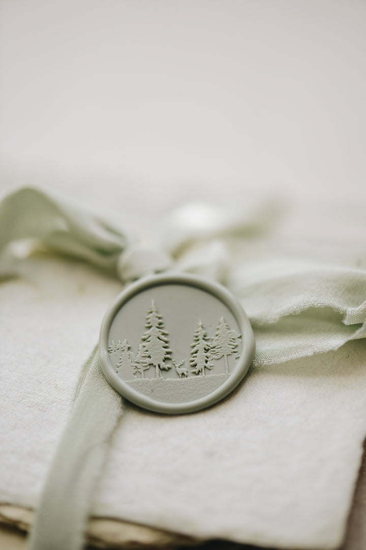 pelargondesign-forest-laurelgreen-wax-seal-stamp-dustygreen-silk-ribbon-giftwrapping