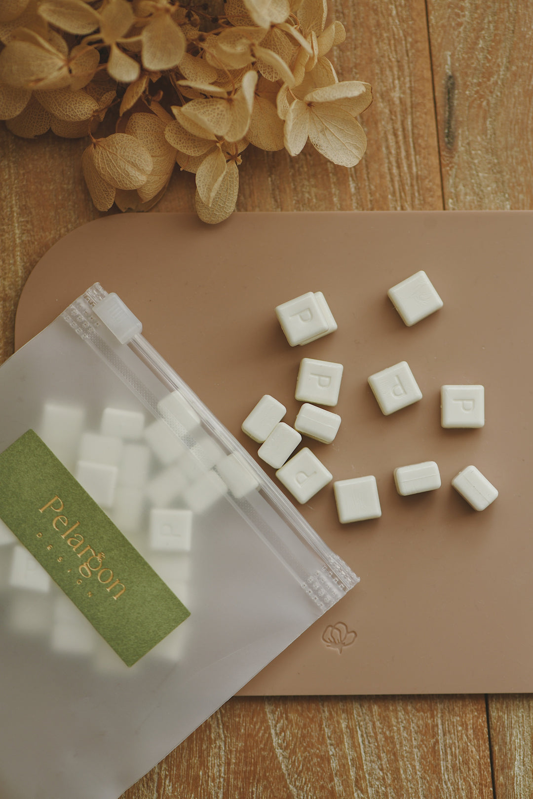 Vintage White Sealing Wax Beads, 50 Pack