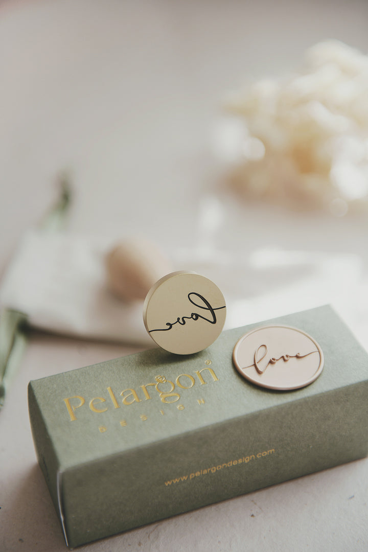pelargondesign-love-wax-seal-stamp-for-wedding-invitation-placecardpelargondesign-love-wax-seal-stamp-for-wedding-invitation-green packaging
