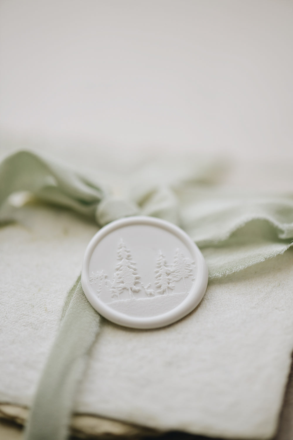 pelargondesign-white-forest-wax-seal-stamp-dustygreen-silk-ribbon-giftwrapping
