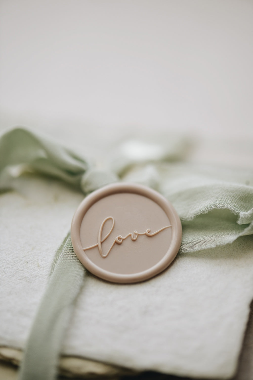 pelargondesign_nude-wax-seals-for_wedding_invitation